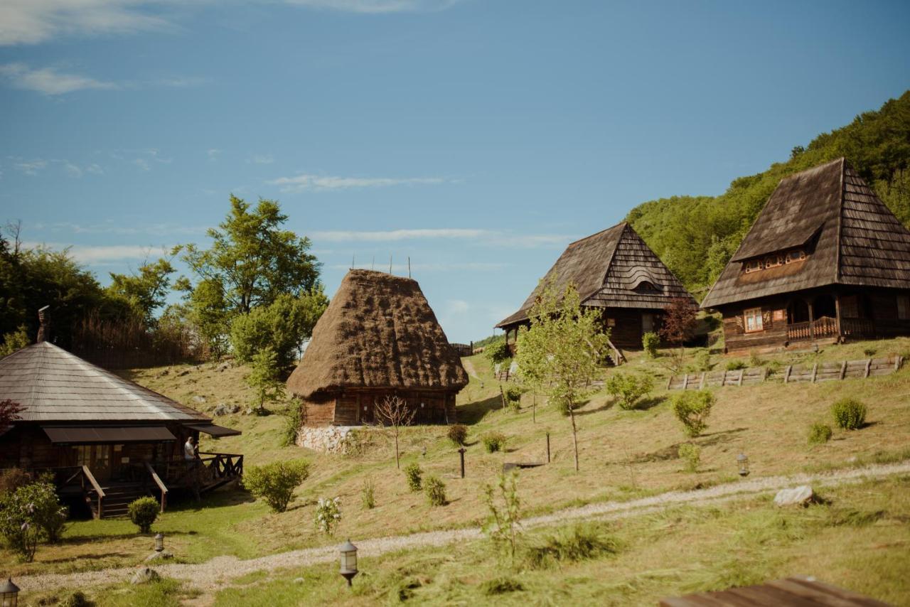 Raven'S Nest - The Hidden Village, Transylvania - Romania Sub Piatra Extérieur photo